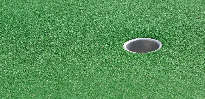 Maintaining Your Indoor Putting Green